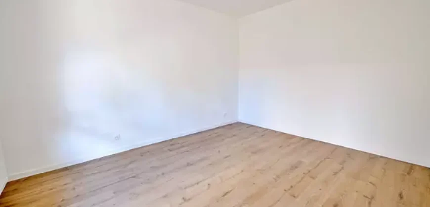 Location d’un T2 non meublé au 9 Esplanade Nova, 94800, Villejuif